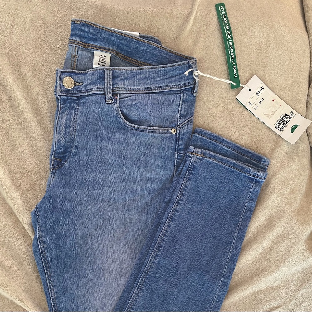 H&M Low Waist Push Up Denim Jeggings *never worn*
